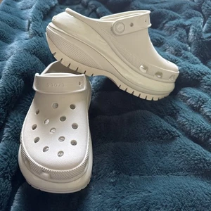 Crocs Platform Bone Mega Crush Bone Woman’s Size 4 Fast Dispatch - Picture 1 of 4