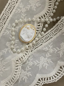 Bordo in pizzo di cotone ricamo floreale vintage beige 2 iarde, bordo smerlato scavato - Foto 1 di 8