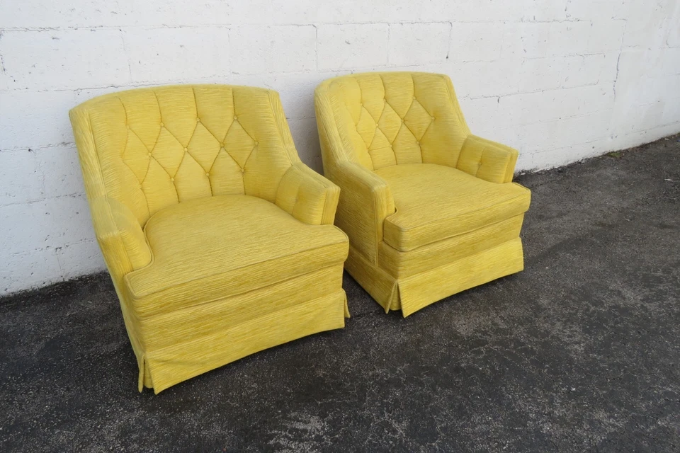 Modernage Mid Century Modern Swivel Side Chairs a Pair 5782 - Image 1 of 4