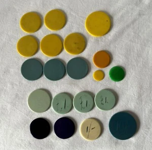 20 Vintage Plastic Round Game Playing Pieces Tokens Different Colours / Sizes - Picture 1 of 9