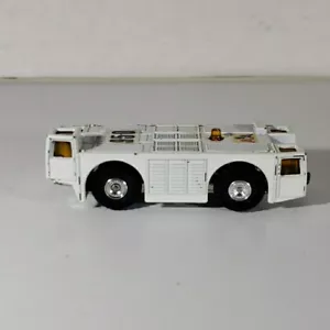 Vintage Tomica Mitsubishi Towing Tractor American Airlines No. 95 1/119 Japan - Picture 1 of 7