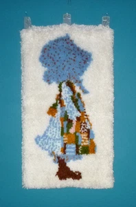 Vtg 70s Holly Hobbie Latch Hook Rug Wall Hanging Blue Bonnet Girl 17x31" - Picture 1 of 10