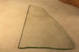 Vent Window Glass 9265.05 for PEUGEOT 403 Left or Right NOS - Picture 1 of 4
