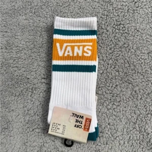 Vans Drop V Crew Socks Mens Womens 6.5-9 White Teal Khaki White Striped Skate - Picture 1 of 2