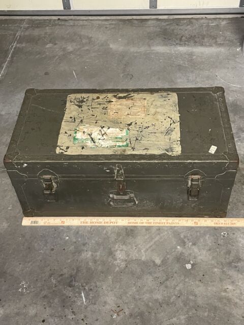 Vintage Military STORAGE TRUNK Drab Green Flat Top Foot Locker 