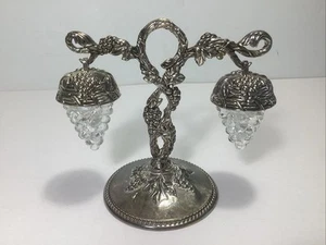 Vintage International Silver Plate Bordeau Grape Salt & Pepper Shaker Set. EUC - Picture 1 of 8