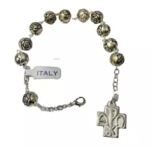Pulsera de cuentas del rosario Decade Rosebud chapada en plata - Imagen 1 de 4