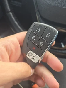 2023-2024 Chevrolet Silverado Keyless Remote Key Fob Transmitter GM Unlocked Oem - Picture 1 of 1