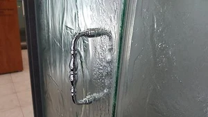 SHOWER DOOR HANDLES/ PARTS/ Accessory Traditional Spindle Style Handle IN COLOR - Picture 1 of 2