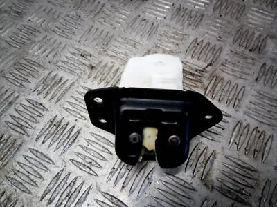 Nissan Juke 10-16 Tailgate Catch 90502EN00A - Image 1 of 3