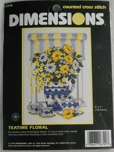 Kit de punto de cruz contado floral Teatime de Dimensions 6790 - Imagen 1 de 3