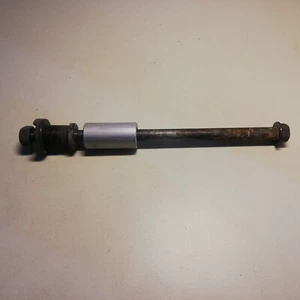 EJE DE MONTAJE DEL MOTOR KAWASAKI ZXR 750 J1 - Imagen 1 de 6