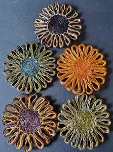 Vintage 70's Straw Coasters Woven Floral Design Set of 5 - Picture 1 of 5