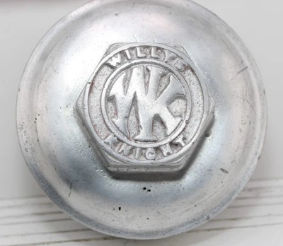 Tapacubos atornillados Willys-Knight de colección OEM para automóvil - original de 1920 Foto 1 de 4