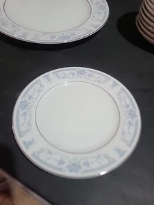 PIATTI PANE SHEFFIELD 1985 SUSSURRO BLU porcellana fine Cina 6 1/2" - Foto 1 di 7