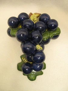 VTG CERAMIC HAND PAINTED GRAPE CLUSTER~LEAVES FRUIT WALL HANGING ~DECOR~MCM~9" - Picture 1 of 14