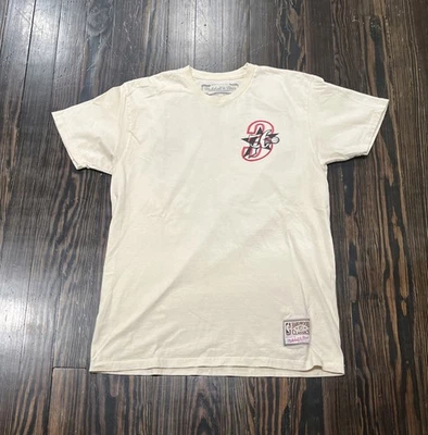 Camiseta Mitchell Ness Philadelphia 76ers para hombre mediana beige algodón  Foto 1 de 4