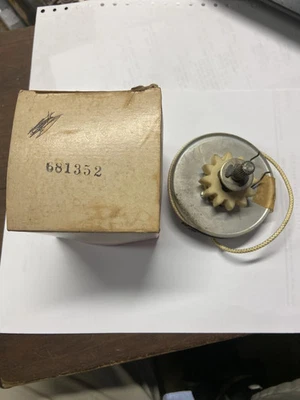 RARE FIND, ANTIQUE / VINTAGE LAWN BOY OMC RECOIL STARTER ASSEMBLY  681352  NEW : - Image 1 of 4