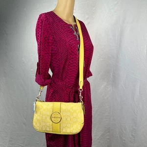 COACH C8306 Lonnie Baguette In Signature Jacquard - Picture 1 of 12