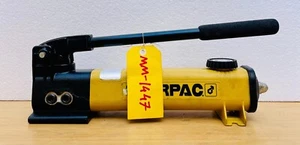 Enerpac P142 Two Speed Hydraulic Hand Pump 700 Bar/10,000 PSI - Picture 1 of 7