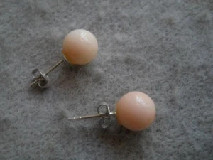 ORECCHINI  CORALLO  ROSA  A  SFERE  8  MM. IN  ARGENTO 925.  USATO E VINTAGE - Foto 1 di 10