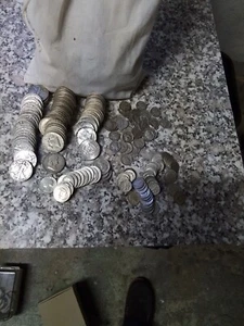 US SILVER COIN Lot: $5 FV: DIMES, QUARTERS, HALVES CONSTITUTIONAL/JUNK SILVER - Picture 1 of 3