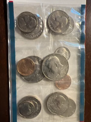 Uncirculated Coin Sets 1978 To 2008, $10 per set, 20% discount for lot.  - Image 1 of 4