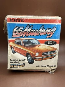 Vintage Sealed 65 Mustang Ertl 8112 Metal Die-Cast 1/25 Model Kit - Bild 1 von 6