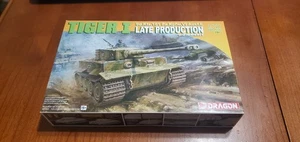 Dragon #7203 Tiger 1 1/72 Sd.Kfz. 181 Ausf. E late production w/ zimmerit - Picture 1 of 3