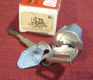 New 1962-1970 Ford, Lincoln, Mercury ignition switch lock and key, USA - Picture 1 of 2