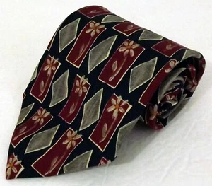 NWOT BOSS Hugo Boss All Silk Black Burgundy Geometric Floral Tie Made in Italy - Picture 1 of 4