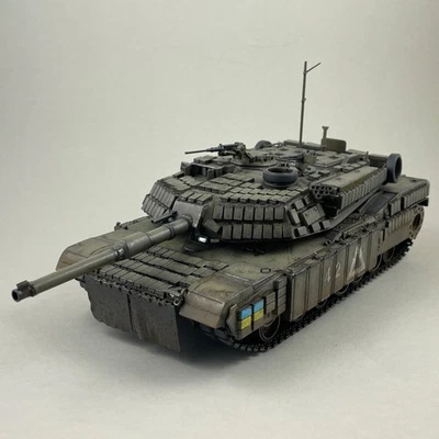 Built 1/35 Scale Painted Tank Abrams M1A1 with dynamic protection Ukrainian Army - Image 1 of 4