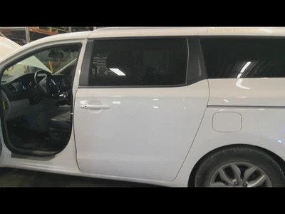 Used Rear Left Door Assembly Rear Side fits: 2019 Kia Sedona w/power sliding doo Foto 1 de 4