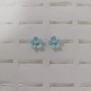 Style 4 Flower New Gift Womens Lady Girls Elegant Pearl Ear Clip Studs Earrings - Picture 1 of 1