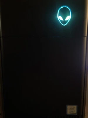 Alienware Aurora R6: Dual GTX 1080 SLI | i7-7700K | 64GB RAM | 512GB NVMe Win 10 Foto 1 de 4