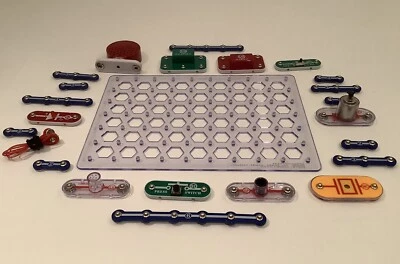 ELENCO SNAP CIRCUITS REPLACEMENT PARTS LOT OF 24 PIECES - Image 1 of 4
