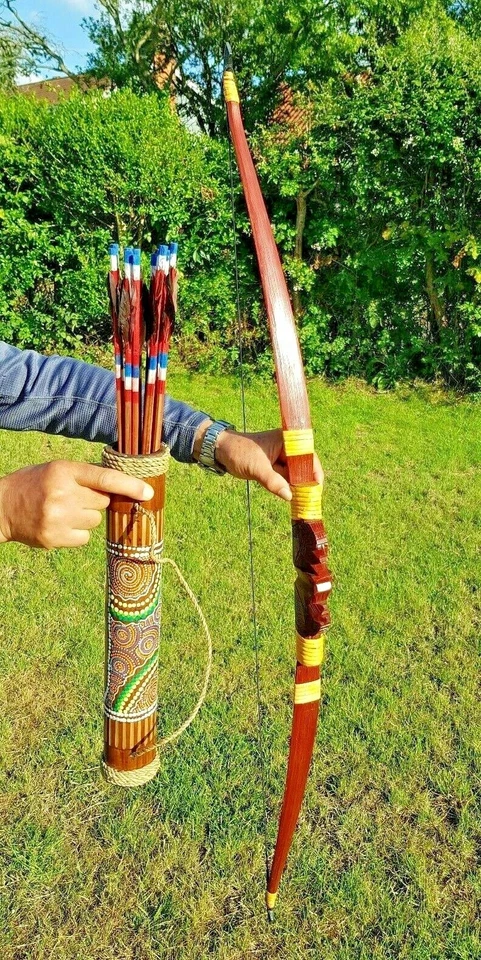 JUEGO TRADICIONAL DE TIRO CON ARCO RECURVO CON 10 FLECHAS Y CARCAJ (TALLADO A MANO Y PINTADO) - Imagen 1 de 4