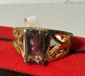 Herren Trachtenring Größe 11,5 leuchtend lila quadratischer Stein goldfarbenes Band " - Bild 1 von 5