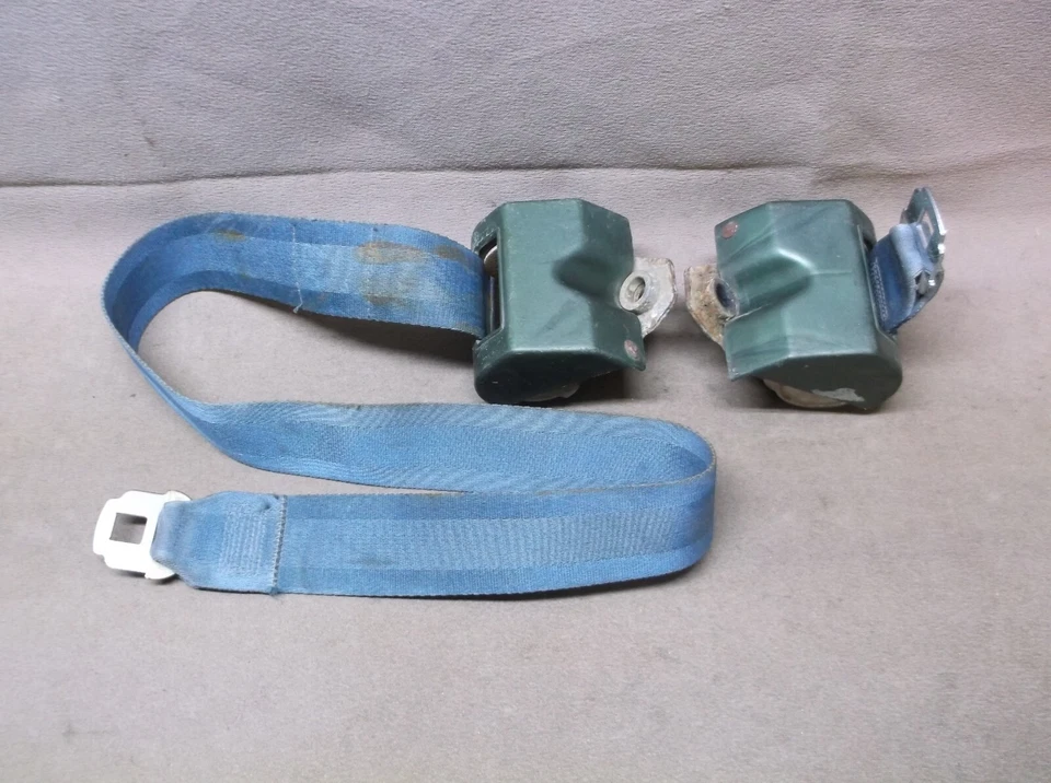 Ford Mustang Bay 1973 Mercury Cougar azul cinturón de seguridad trasero retractores 12 15/73 Foto 1 de 4