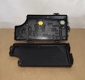 2008 CHRYSLER SEBRING AVENGER FUSEBOX FUSE BOX RELAY TIPM MODULE P68028008AC - Foto 1 di 4