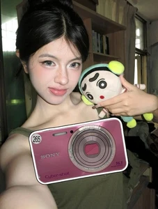 Sony W570 Pink Travel Cutie - Zoom 5x (28-140 mm) + Leggero (142 g) - Foto 1 di 5