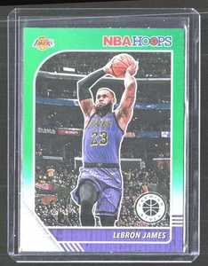 Aros Premium Stock #87 2019-20 LeBron James Prizms verde - Imagen 1 de 2