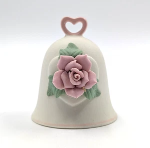 Keramikglocke mit applizierter rosa Rose und Herzgriff - 2,5" hoch - Bild 1 von 8