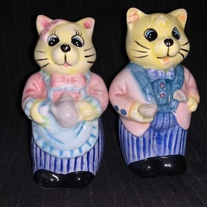 VINTAGE CAT KITTEN SALT PEPPER SHAKERS SET ANTHROPOMORPHIC - Picture 1 of 8