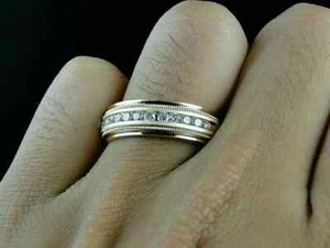 Anello fascia uomo matrimonio diamanti creati in laboratorio tondo 2 ct placcato oro giallo 14 kt - Foto 1 di 7