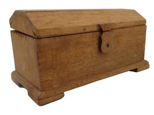 Dolls House Rustic Wedding Blanket Chest Attic Trunk Ottoman Miniature 1:12 - Picture 1 of 10