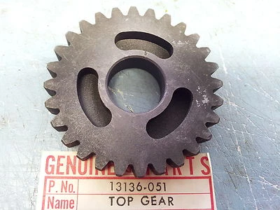 Engranaje de transmisión superior Kawasaki KT250 13136-051 NUEVO DE STOCK Foto 1 de 2