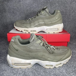 Nike Air Max 95 Schuhe Herren Größe 8,5 UK / EUR 43 olivgrün 2017 *einige verblassen - Bild 1 von 24