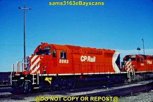 ORIGINAL SLIDE CANADIAN PACIFIC RWY SD40-2 5562 ALYTH ALBERTA 1981 - Picture 1 of 1
