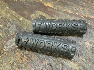 VINTAGE SPECIALIZED SWORKS MTB GRIPS GOOD CONDITION - Picture 1 of 5
